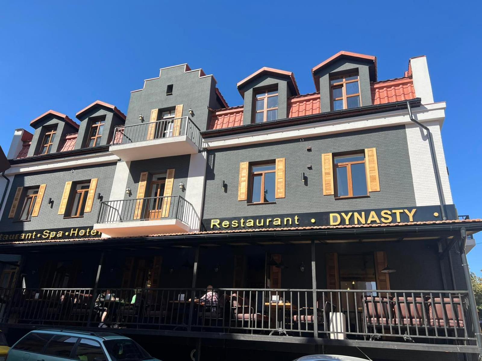 Hotel Dynasty Kamjanyi Potoki Kültér fotó